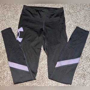 UnderArmour leggings. XS. Great condition & super comfy! Side pocket, drawstring